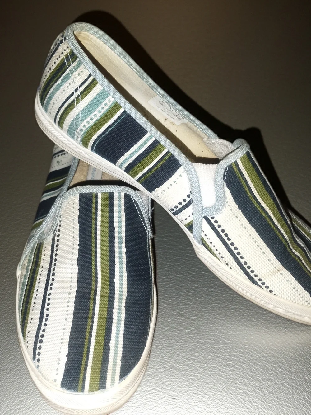 Keds Size 7.5 Slip On Sneakers Loafers